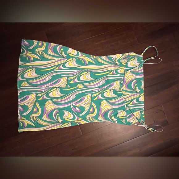 Green Mini dress - Picture 2 of 4